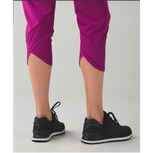 Lululemon Tranquil Crop Pants Regal Plum Size 4/6 603O - Picture 4 of 12